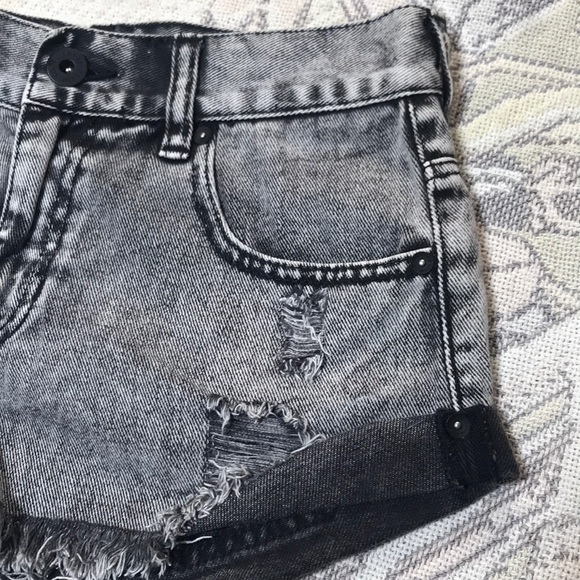 Bullhead Denim distressed denim shorts - Picture 5 of 7